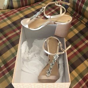 Champagne shoe with rhinestones 7 M